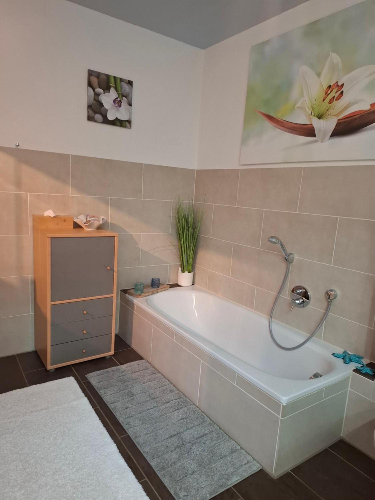 Haus Der Weinkoenigin Kristina Apartment Писпорт Екстериор снимка