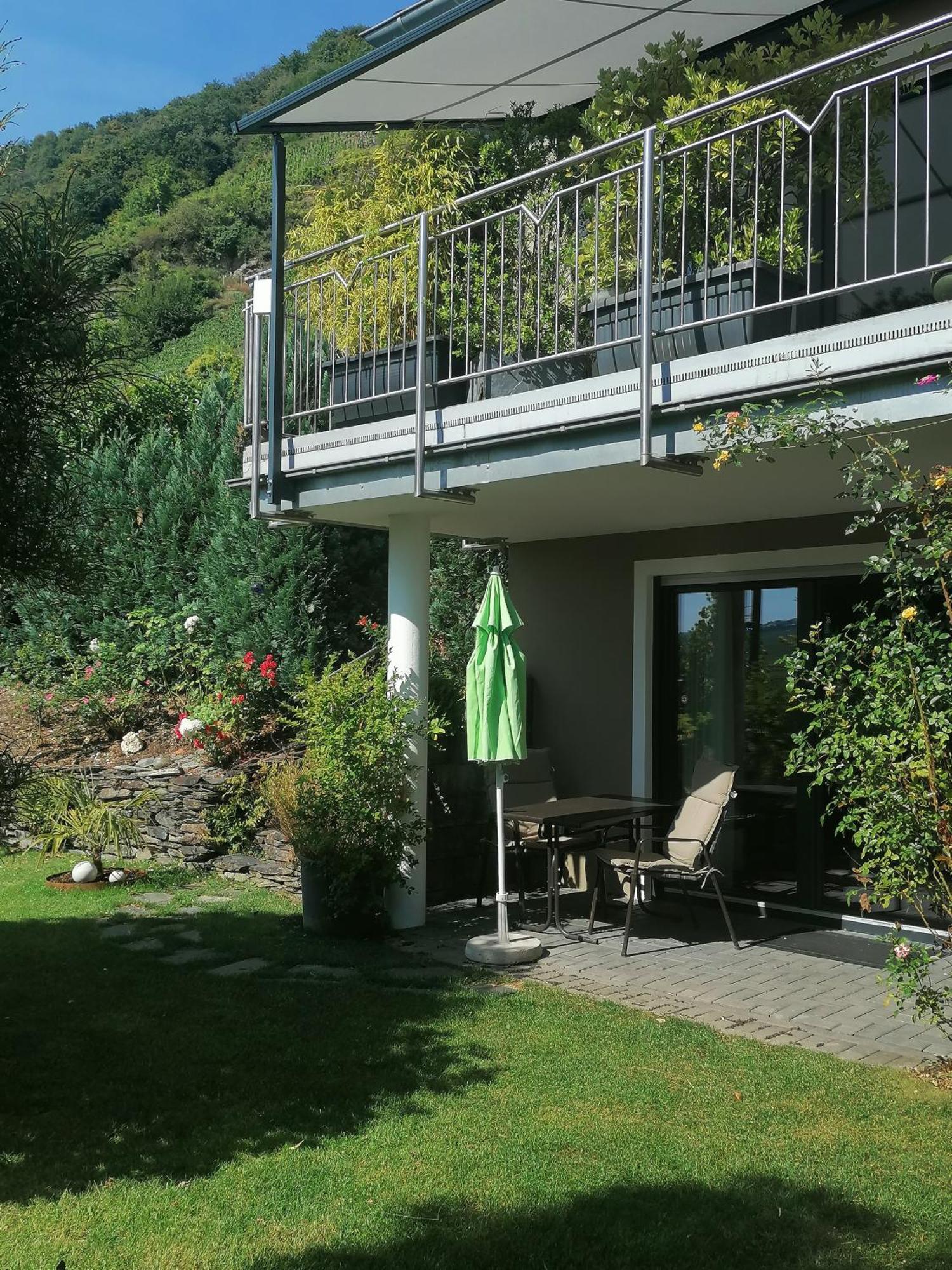 Haus Der Weinkoenigin Kristina Apartment Писпорт Екстериор снимка